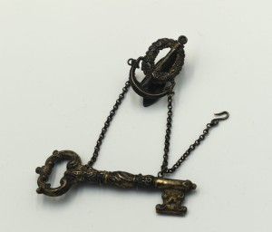 SREBRNY KLUCZYK- ZAWIESZKA, CHATELAINE- XIX w.